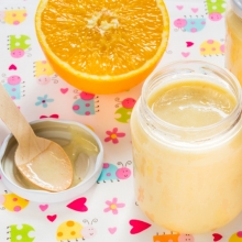 Smoothie de yogur con plátano y naranja