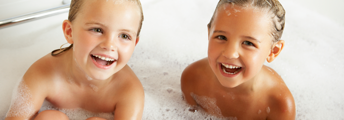 Qué hacer si el niño no quiere bañarse? | Club Familias
