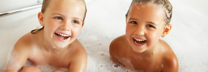 Qué hacer si el niño no quiere bañarse? | Club Familias Qué hacer si el niño no quiere bañarse? | Club Familias